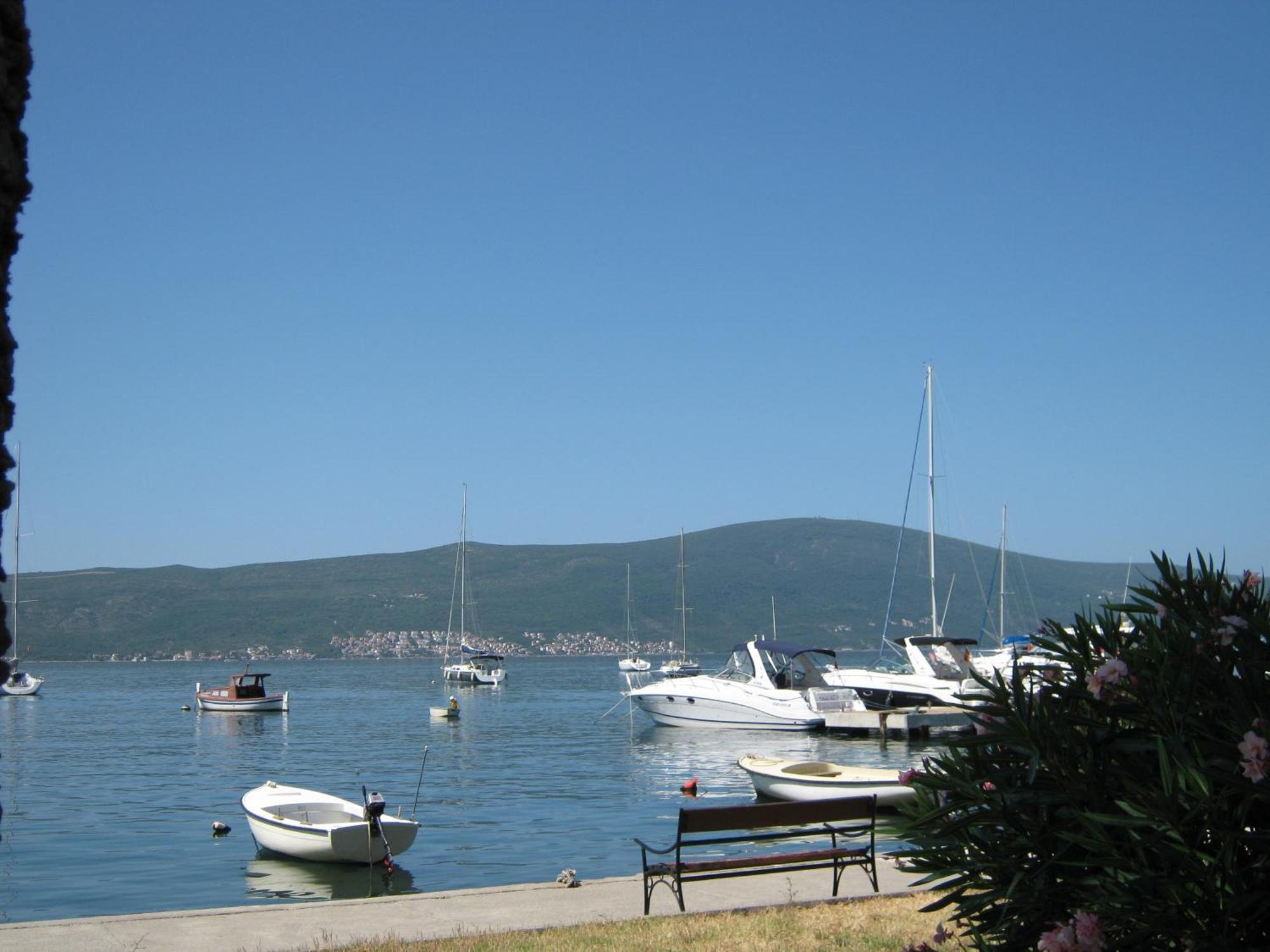 Apartments Ratkovic Tivat Exterior foto